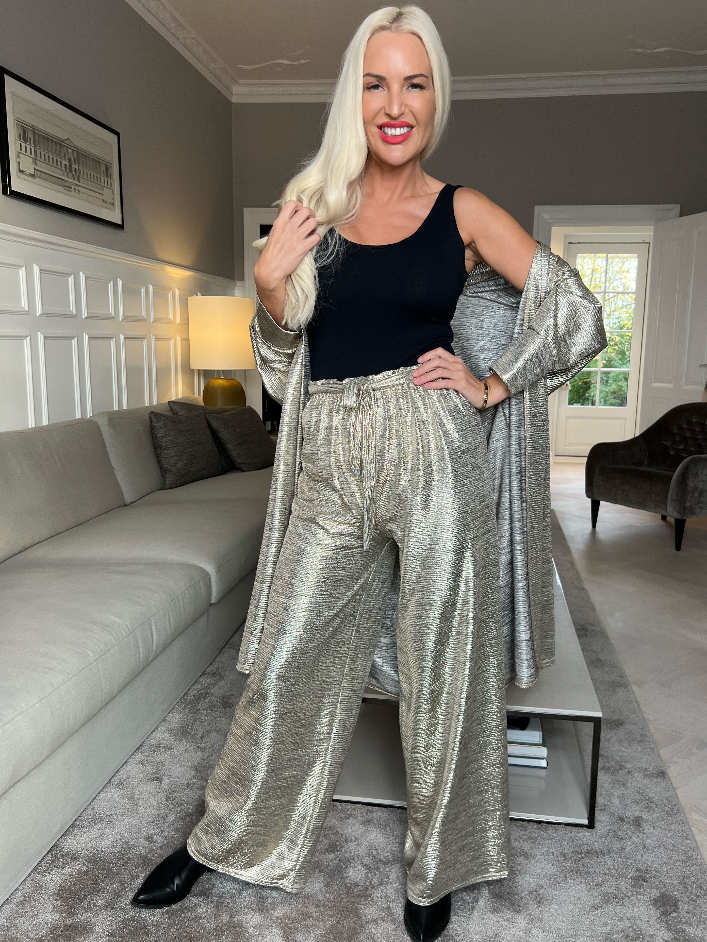 Jayda Pants - Lösa byxor i glänsande tyg med resår i midjan